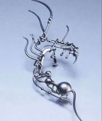 heaven by marc jacobs 키 가운더커 귀걸이