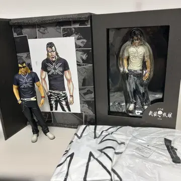 크로우즈&worst 키요히로 요시미 피규어 화이트, 블랙, T셔츠