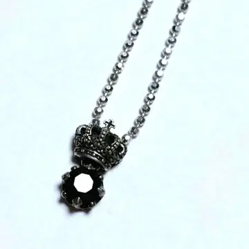 저스틴 데이비스 목걸이 왕관 블랙