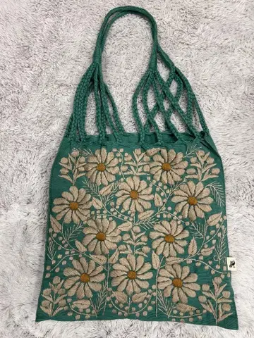 꽃무늬 자수 그린 토트백 라치엔카