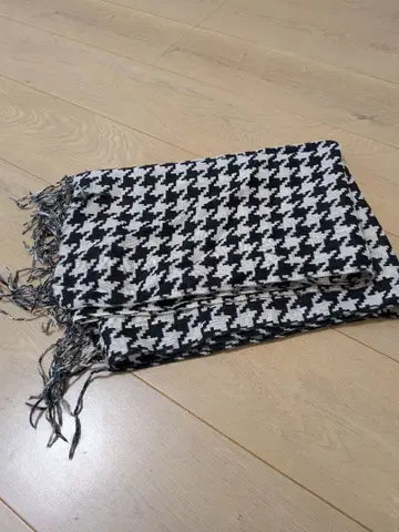 트랜스컨티넨츠 하운드투스 스톨 울 100%