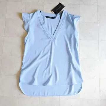 택 포함 새상품 ZARA 프릴 숄더 V넥 티셔츠 블루