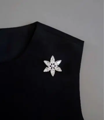 이탈리아에서 구매한 새상품 얼음 결정 눈송이 크리스탈 브로치