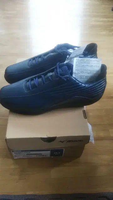 미즈노 네이비 가죽 스니커즈