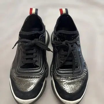 MONCLER 블랙 스니커즈 37size