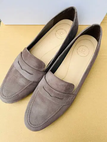 히미코 그레이 스웨이드 로퍼 낮은 힐