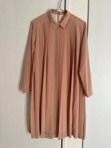 Lois CRAYON 플리츠 원피스 긴팔 핑크