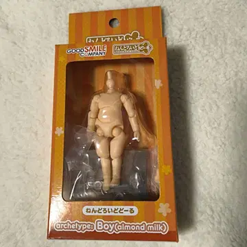 2 넨도로이드돌 바디 Almond Milk