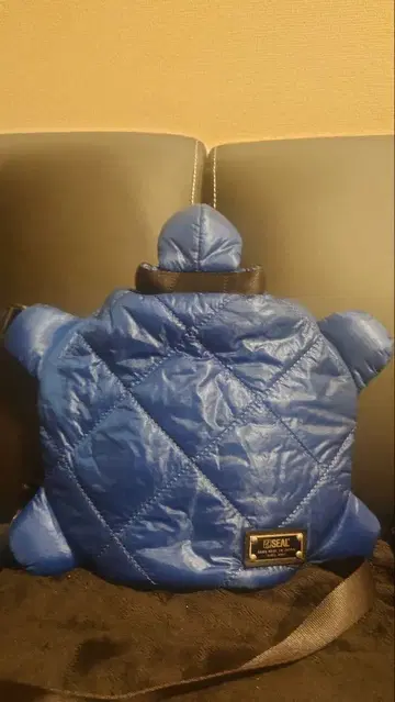 SEAL 파랑 거북이형 숄더백