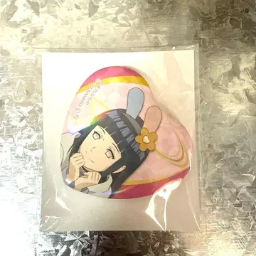NARUTO 산리오 콜라보 히나타 하트형 홀로그램 배지