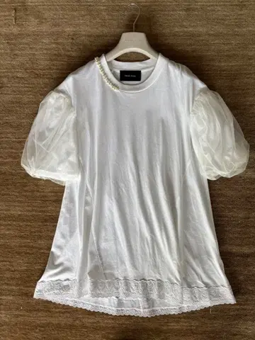 시몬 로샤 화이트 펄 상의