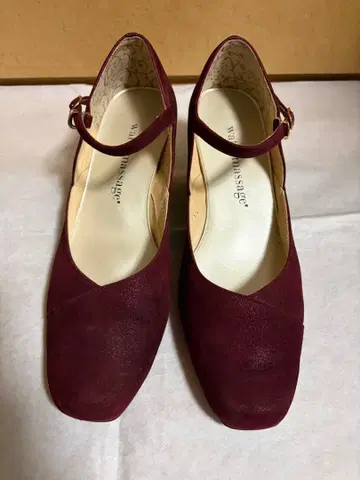 히미코 워터 마사지 보르도 스트랩 펌프스