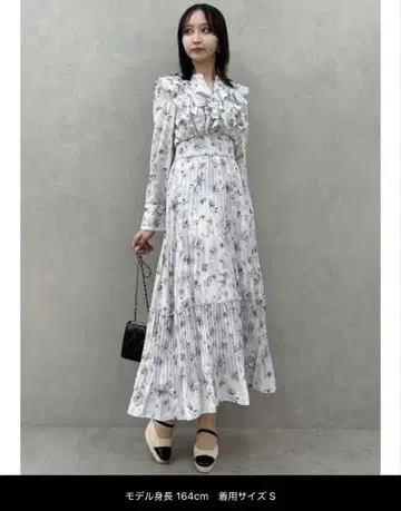 dazzlin 원피스 플라워 플리츠 원피스 그레이