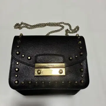 FURLA 숄더백 스터드 메트로폴리스