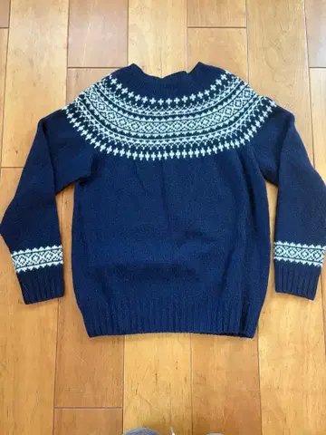 새상품급 B shop 본점 구매 울 니트 스웨터 네이비 스코틀랜드제