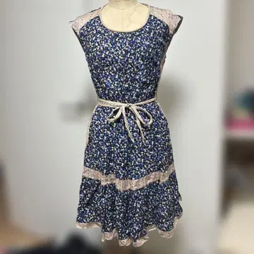 프랑슈리페 셰리 라파 프랑슈리페 꽃무늬 원피스