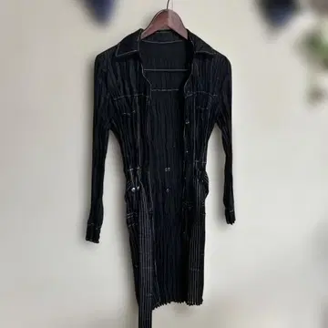 얇은 소재의 트렌치코트 블랙 여성용 M