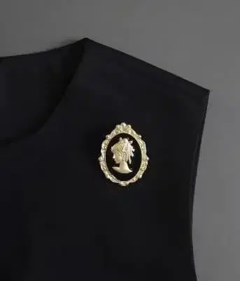 이탈리아 구매 새상품 블랙 카메오풍 빈티지풍 브로치