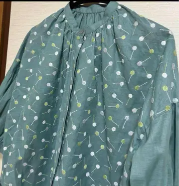 STAMP AND DIARY 자수 린넨 개더 밴드 카라 블라우스