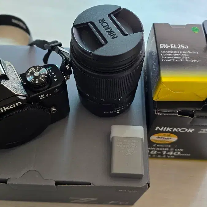 니콘 zfc + 18140렌즈