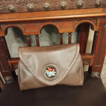 쁘띠 포원 브라운 클러치백 꽃무늬 자수 가죽백 장미