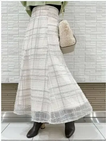 MERCURYDUO 머큐리 듀오 체크 자수 플레어 스커트