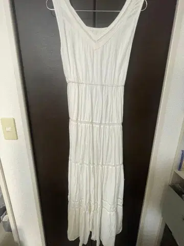 dazzlin 화이트 슬리브리스 원피스 새상품급