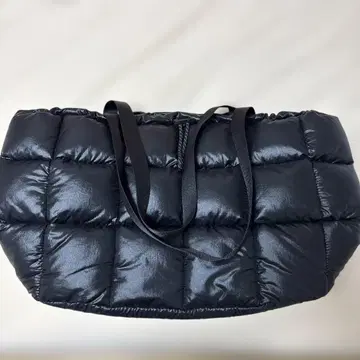 새상품급 NIKE 블랙 퀼팅 토트백