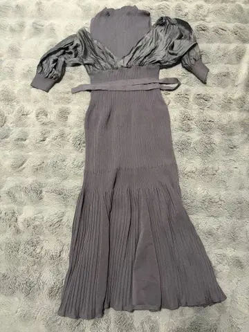 MERCURYDUO 이소재 도킹 플레어 니트 원피스