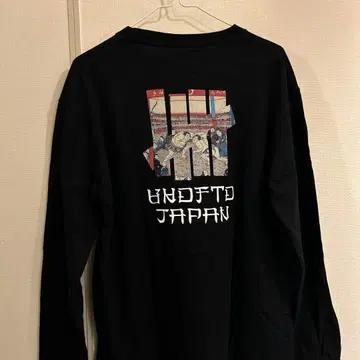 undefeated 블랙 롱 슬리브 티셔츠