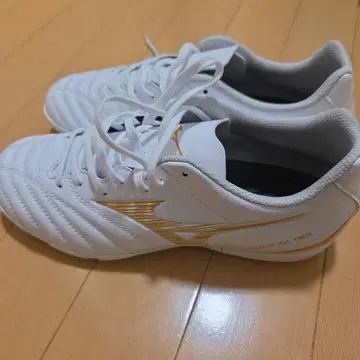 Mizuno 모나르시다 NEO 축구화 화이트/골드