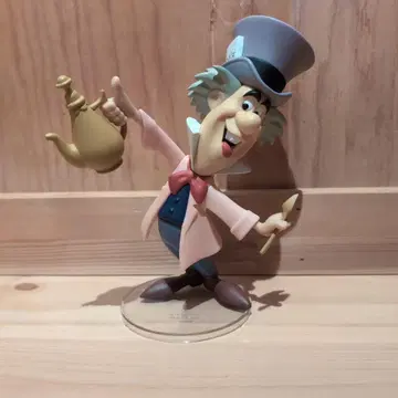 이상한 나라의 앨리스 머드햇터 피규어