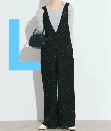 새상품 코카 coca 도트 V넥 올인원