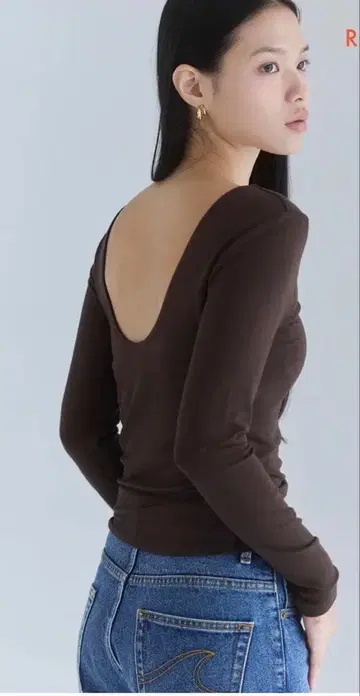 핏 패드 마쉬멜로우 백 오픈 롱 슬리브 searoomlynn