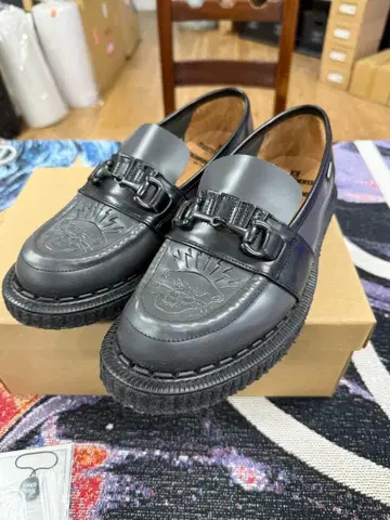 neighborhood GEORGE COX . BUXTON 사이