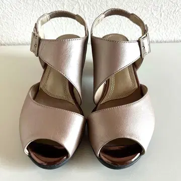 [여름 준비에] 세퍼레이트 힐 스트랩 샌들 fitfit 22.5cm