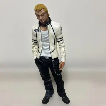 크로우즈&워스트 카와치 테츠오 피규어만