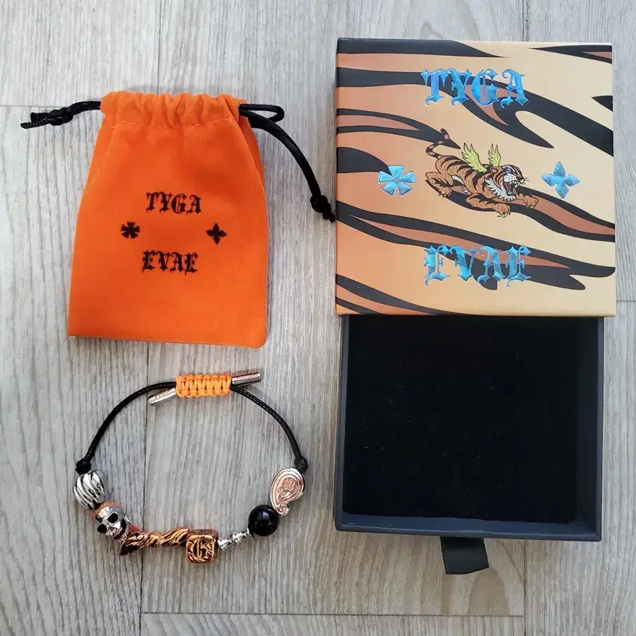 Bazo1199 × Cannone Dice Bracelet bazo 1199 Cannnone dice bracelet #바조,#bazo1199,#1199,#fakemink