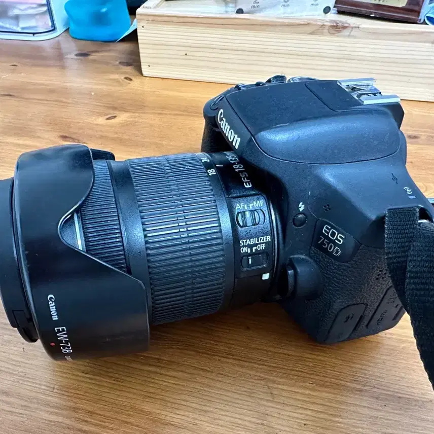 캐논 EOS 750D + 18-135mm STM
