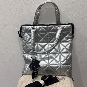 베이플로우 실버 퀼팅 토트백
