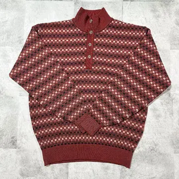 [ 새상품급 ] 밀라숀 올 패턴 하프 버튼 니트 보르도 빈티지