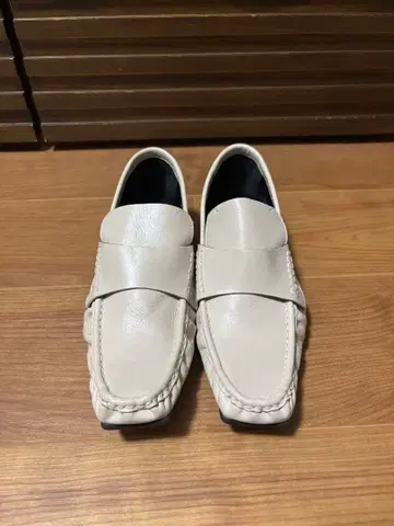 베이지 로퍼 낮은 힐