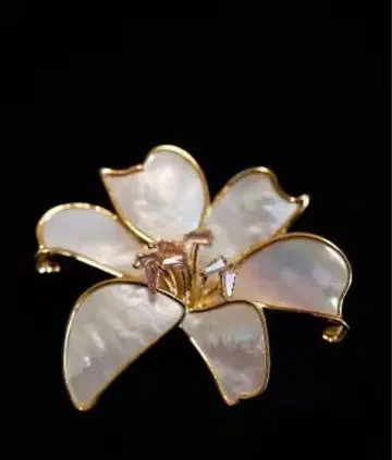 이탈리아에서 구매 새상품 쉘 & 핑크 크리스탈 플라워 브로치