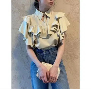 새상품급 dazzlin 컷 아웃 프릴 셔츠 블라우스 인기