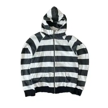 00s LowBlowKnuckle border Parker y2k