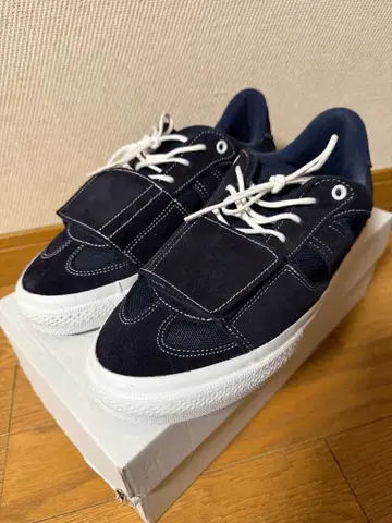 REPRODUCTION OF FOUND 스니커즈