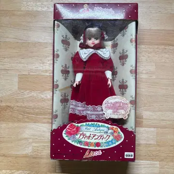 리카짱 빨간색 드레스 인형 본체