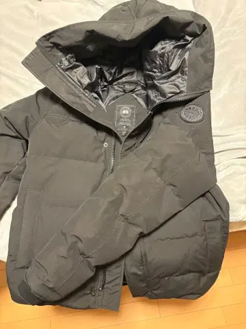 Canada Goose 블랙 다운 자켓 M 사이즈, L 사이즈