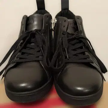 [ 새상품급 ] fitflop 블랙 가죽풍 지퍼 스니커즈 23cm