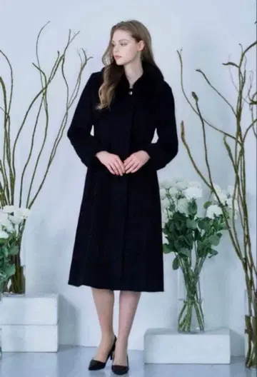 완판템 미사용 Riu 리우 R짱 퍼 롱 코트 블랙